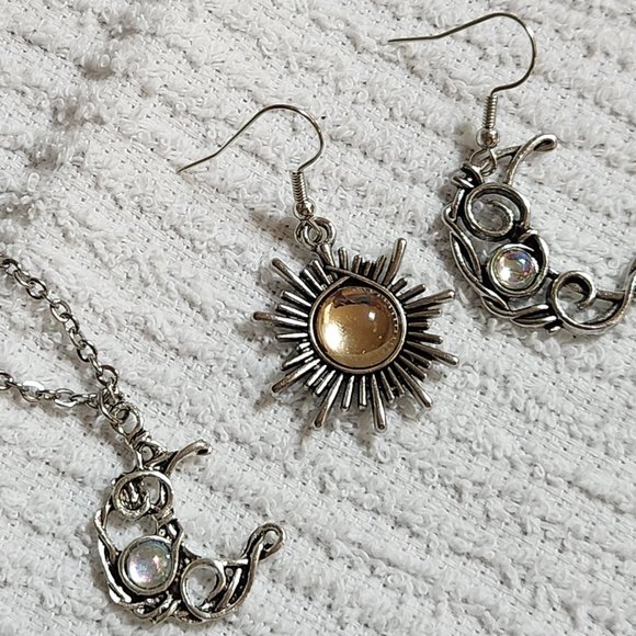 Jewelry Set - Boho Sun And Moon Earrings and Necklace Set - NEW - Picture 1 of 5